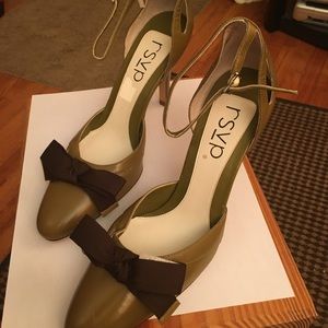 RSVP dress shoes, olive green, Size 7M.